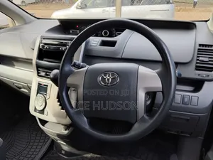 Toyota Noah 2010 Black