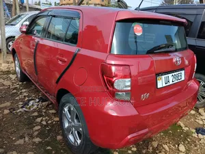 Toyota IST 2011 Red