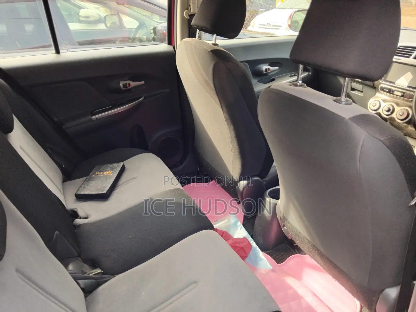 Toyota IST 2011 Red