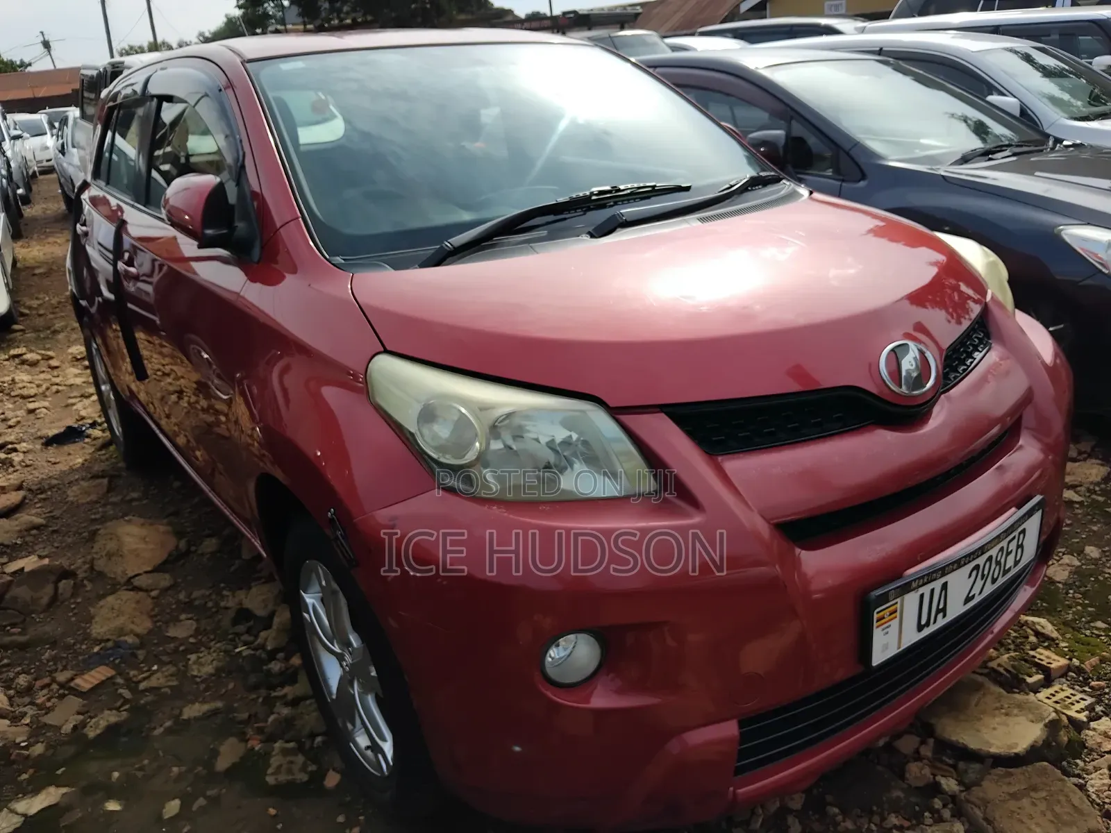 Toyota IST 2011 Red