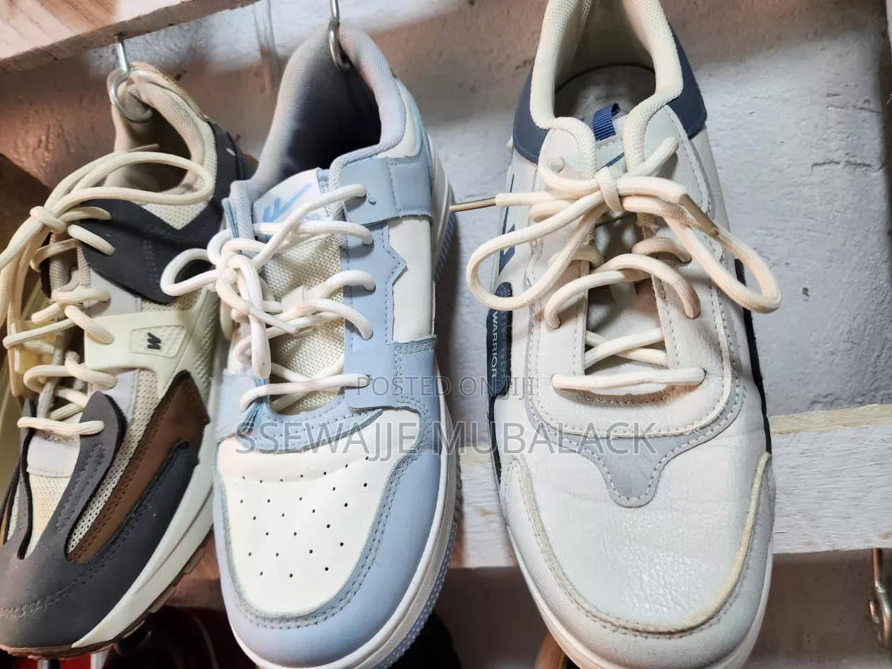 2nd Hand Ladies Sneakers or Cavanse