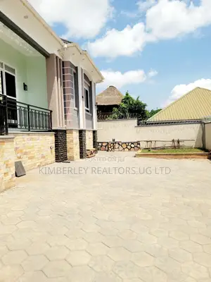 3bdrm House in Division A for sale
