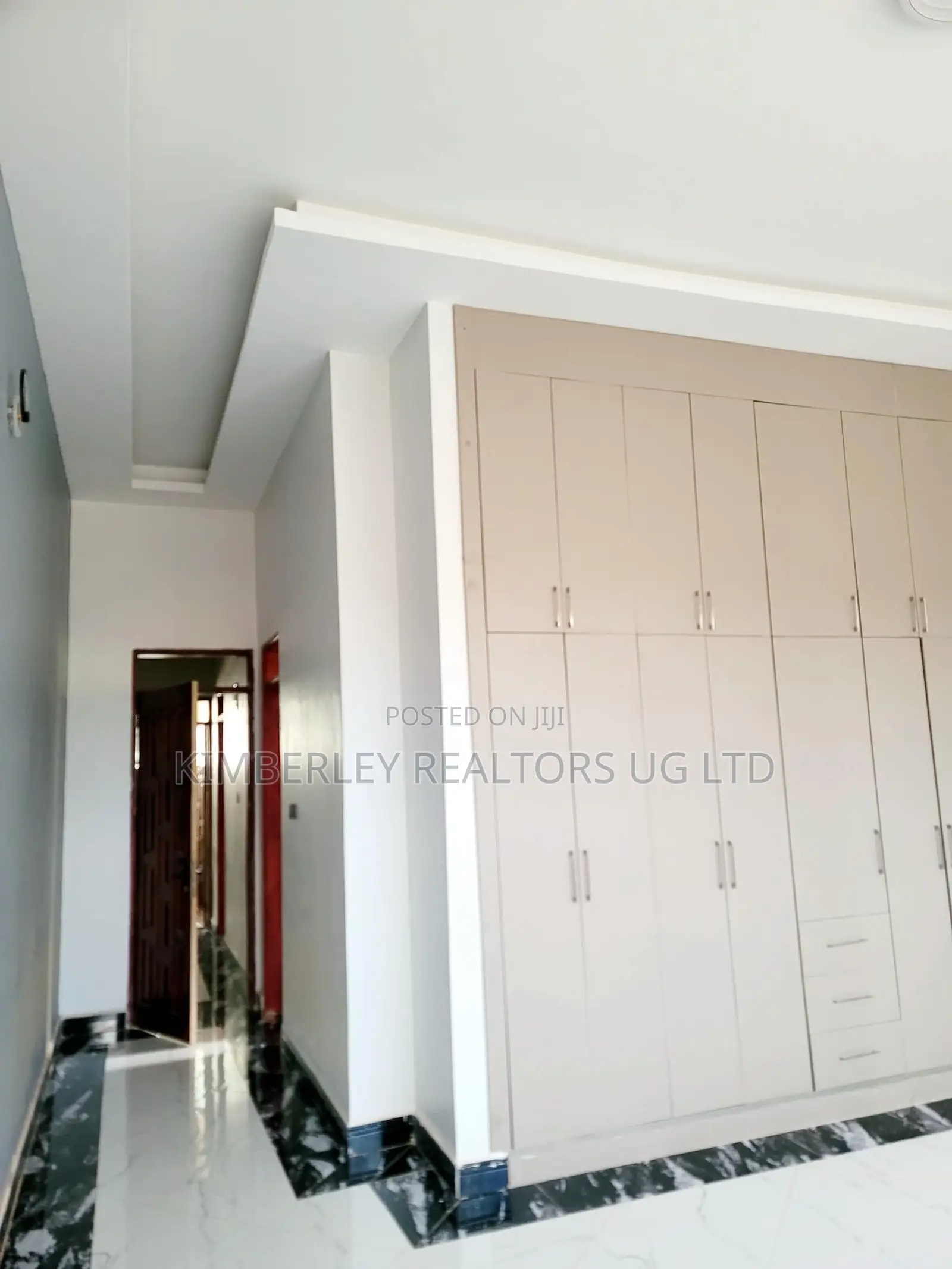 3bdrm House in Division A for sale
