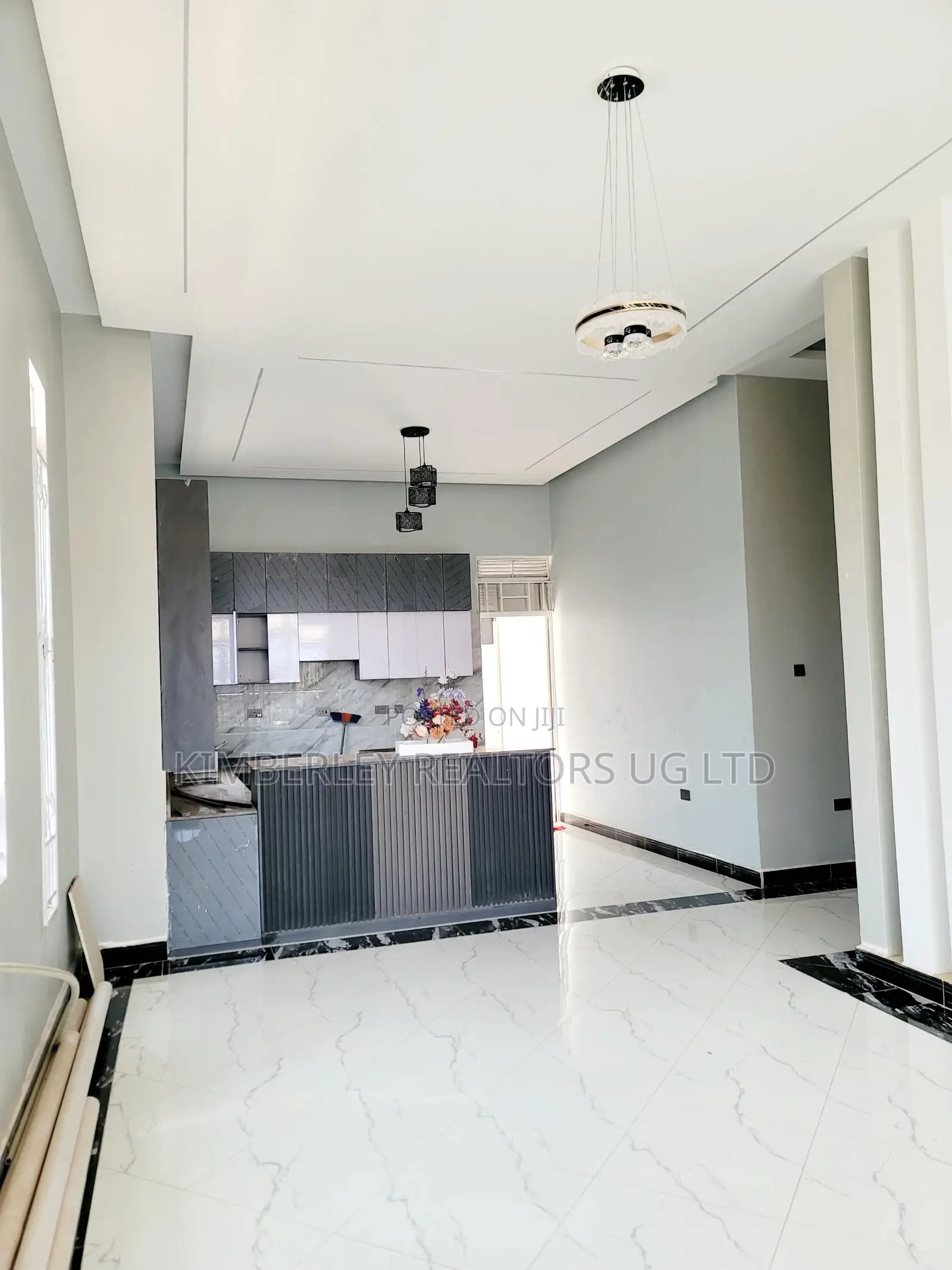 3bdrm House in Division A for sale