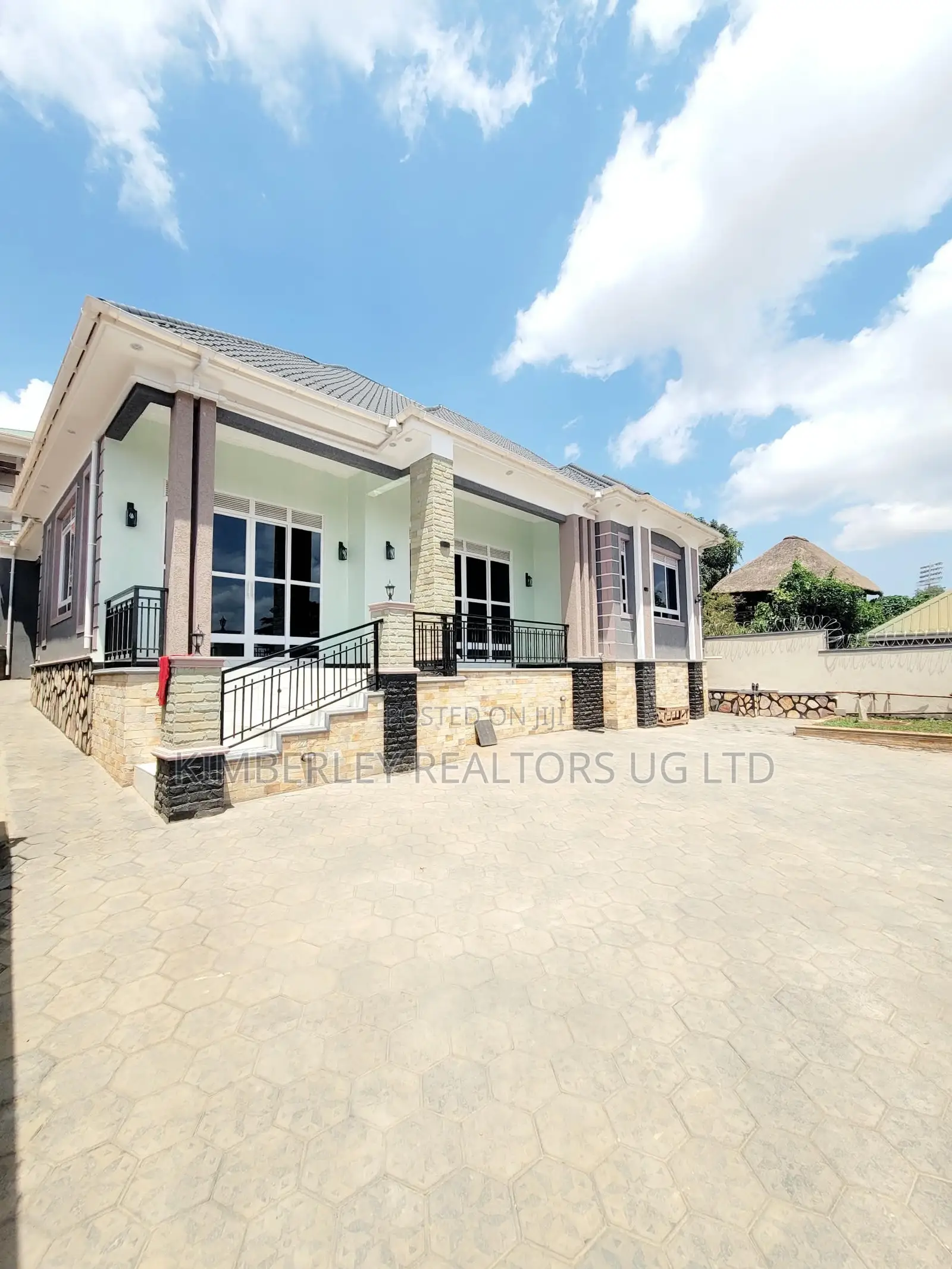 3bdrm House in Division A for sale