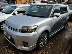 Toyota Corolla Rumion 2011 Silver