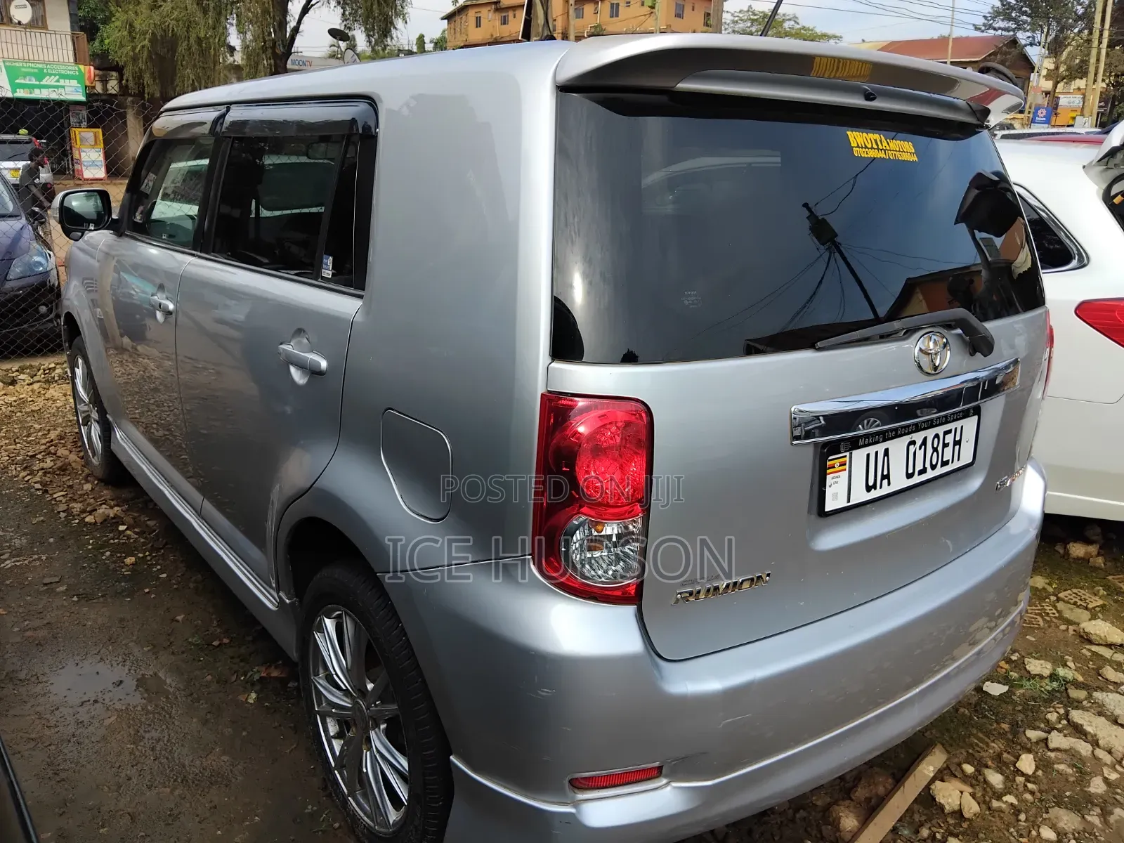 Toyota Corolla Rumion 2011 Silver