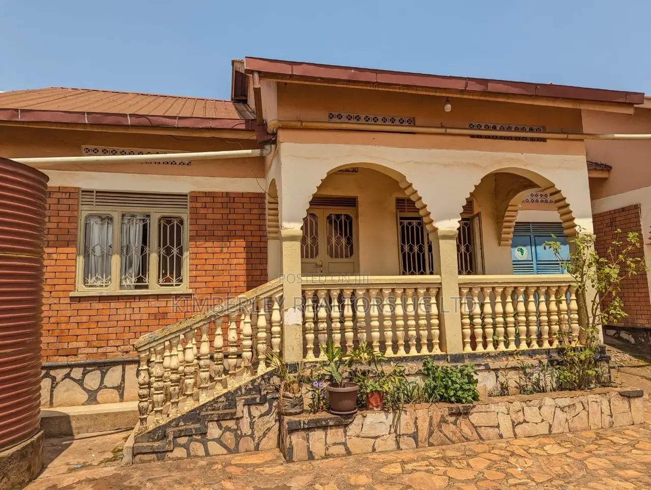 2bdrm House in Division A for sale