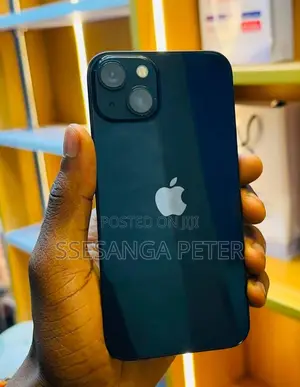 Apple iPhone 13 256 GB Red