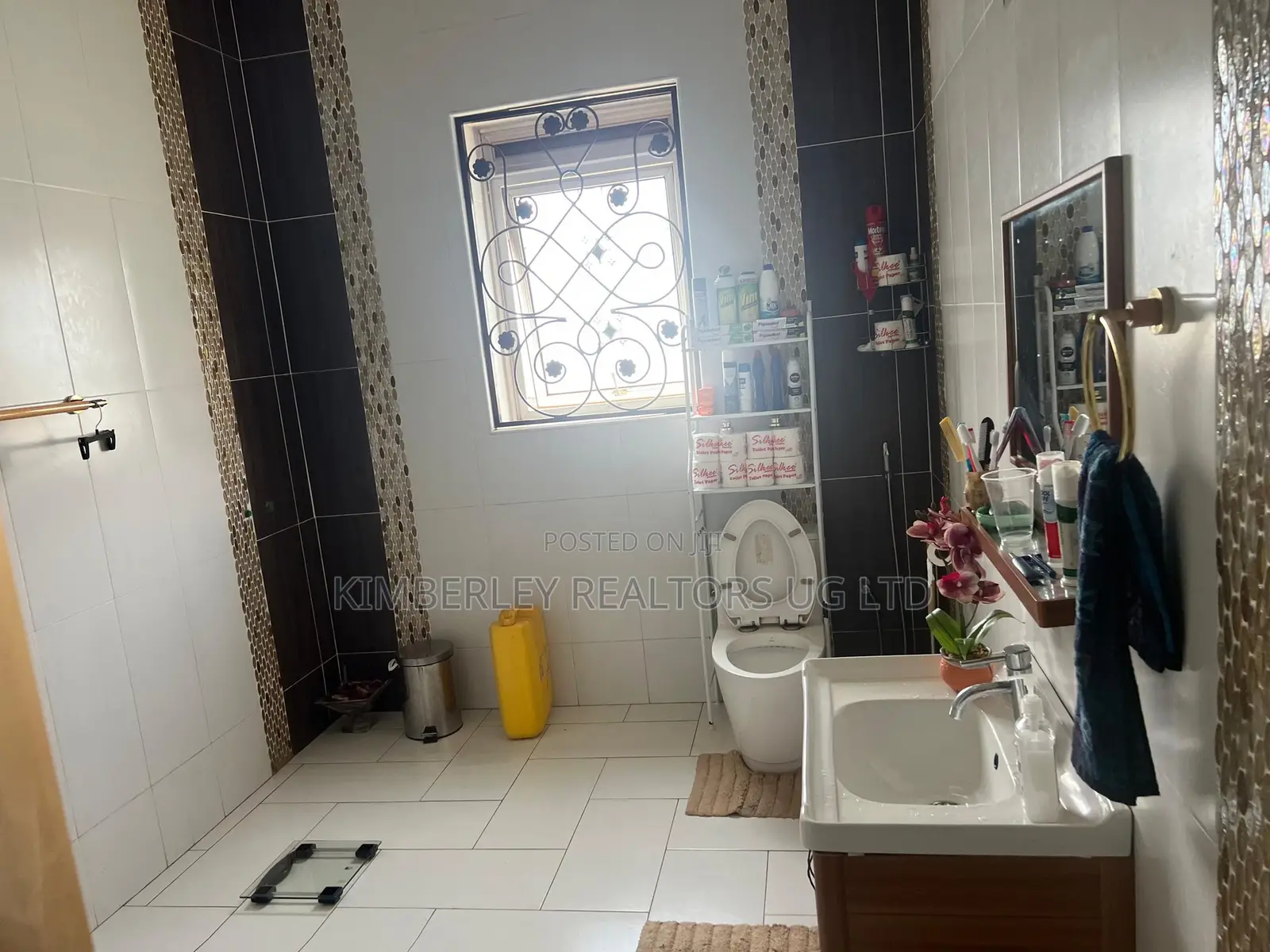 4bdrm Bungalow in Kira for sale