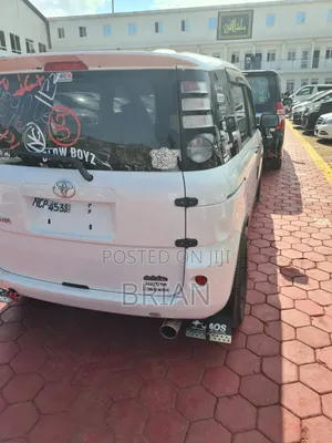 Toyota Sienta 2012 White