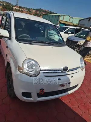 Toyota Sienta 2012 White