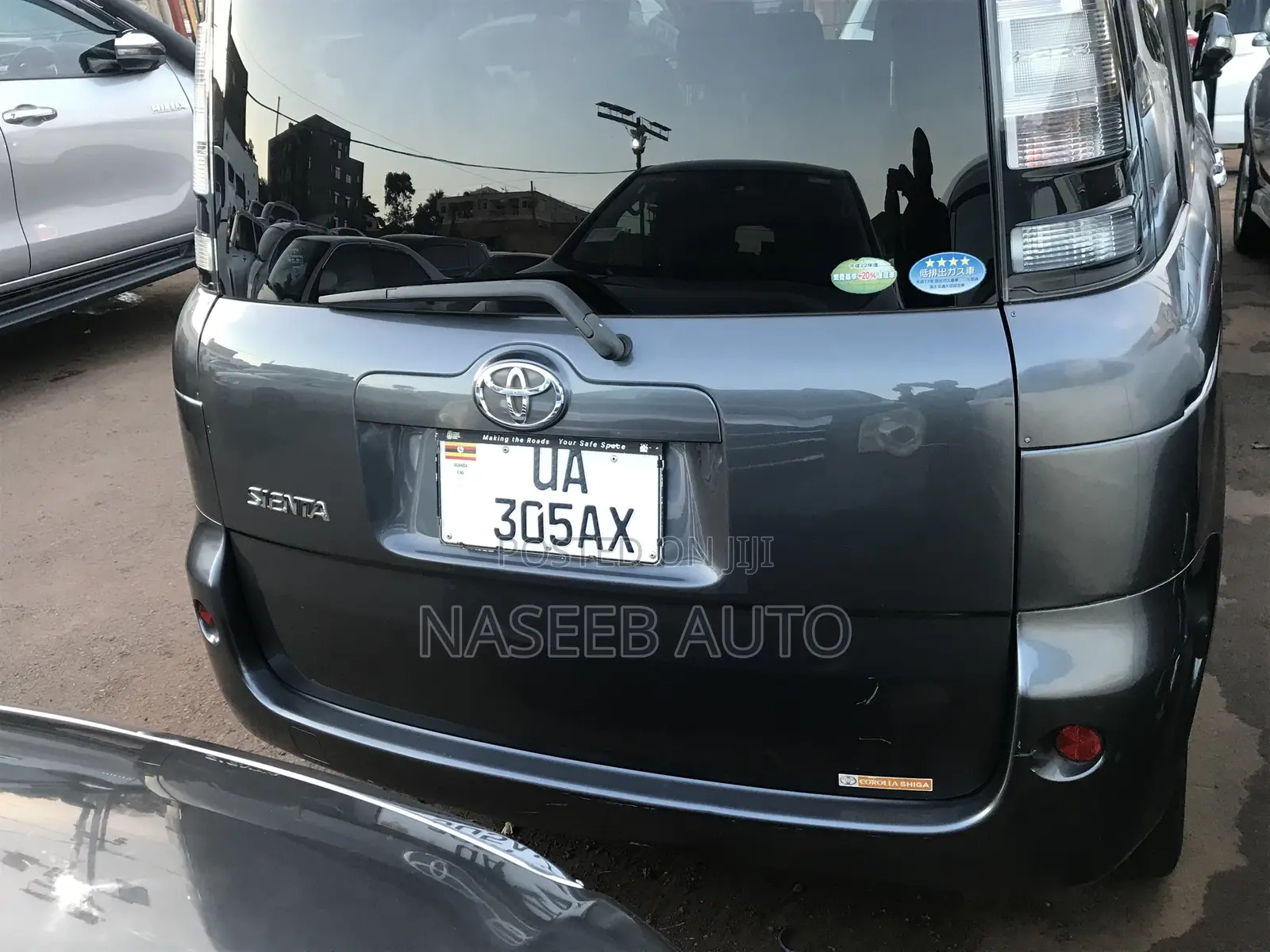 Toyota Sienta 2009 Gray