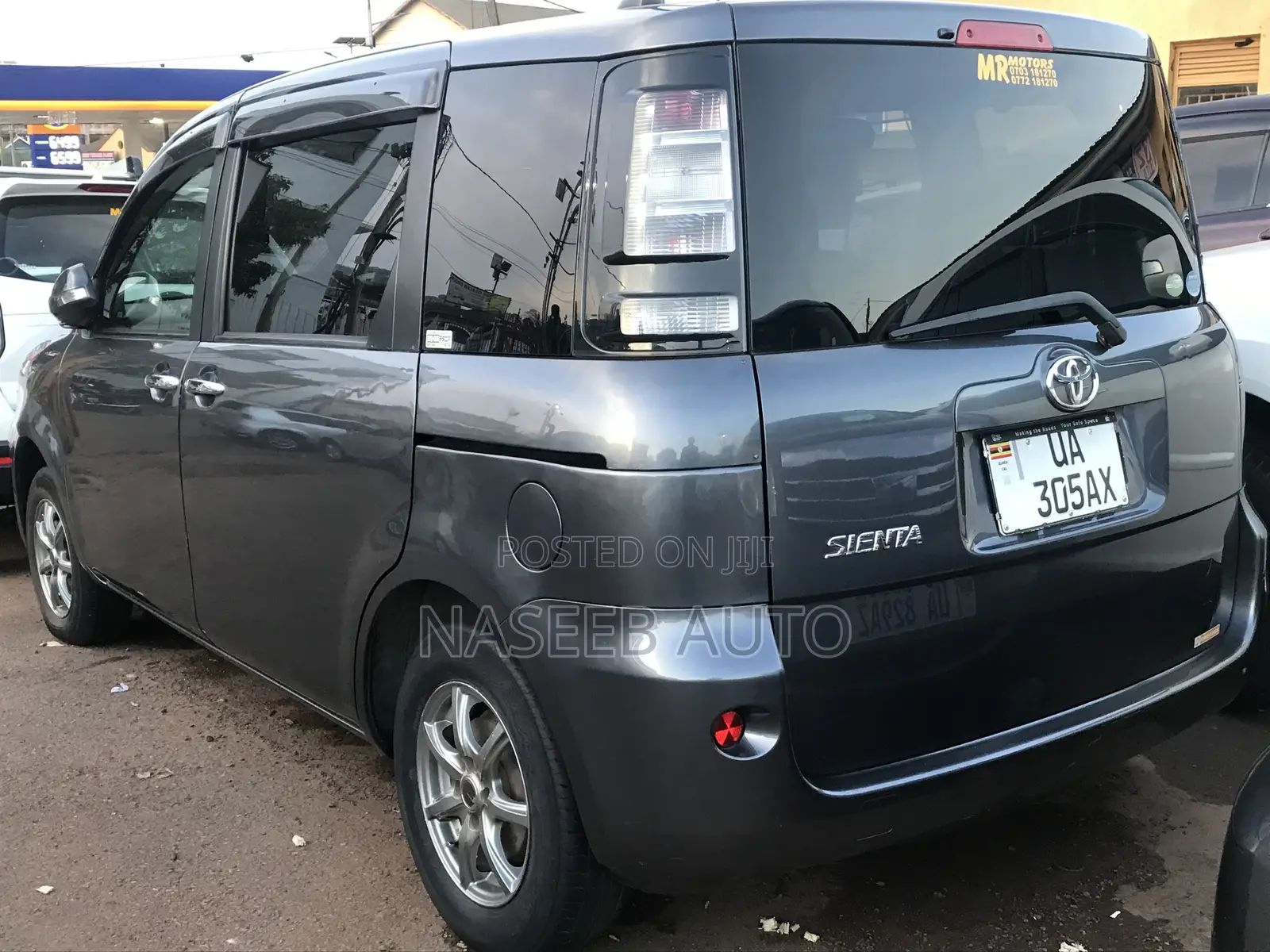 Toyota Sienta 2009 Gray