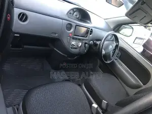 Toyota Sienta 2009 Gray