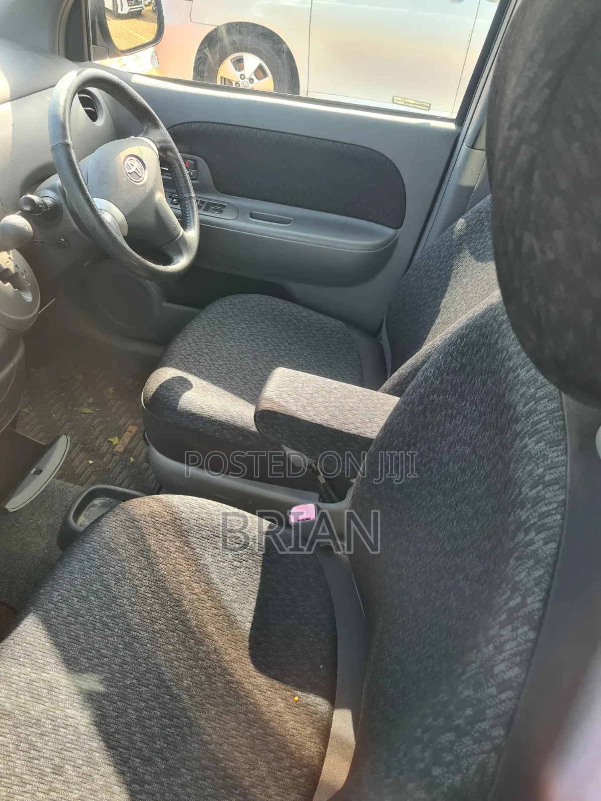 Toyota Sienta 2012 Blue