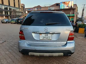 Mercedes-Benz M Class 2009 Blue
