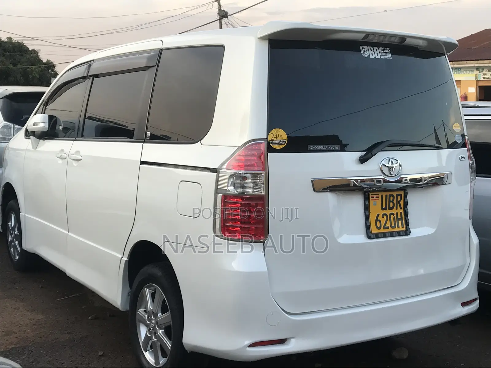 Toyota Noah 2007 White