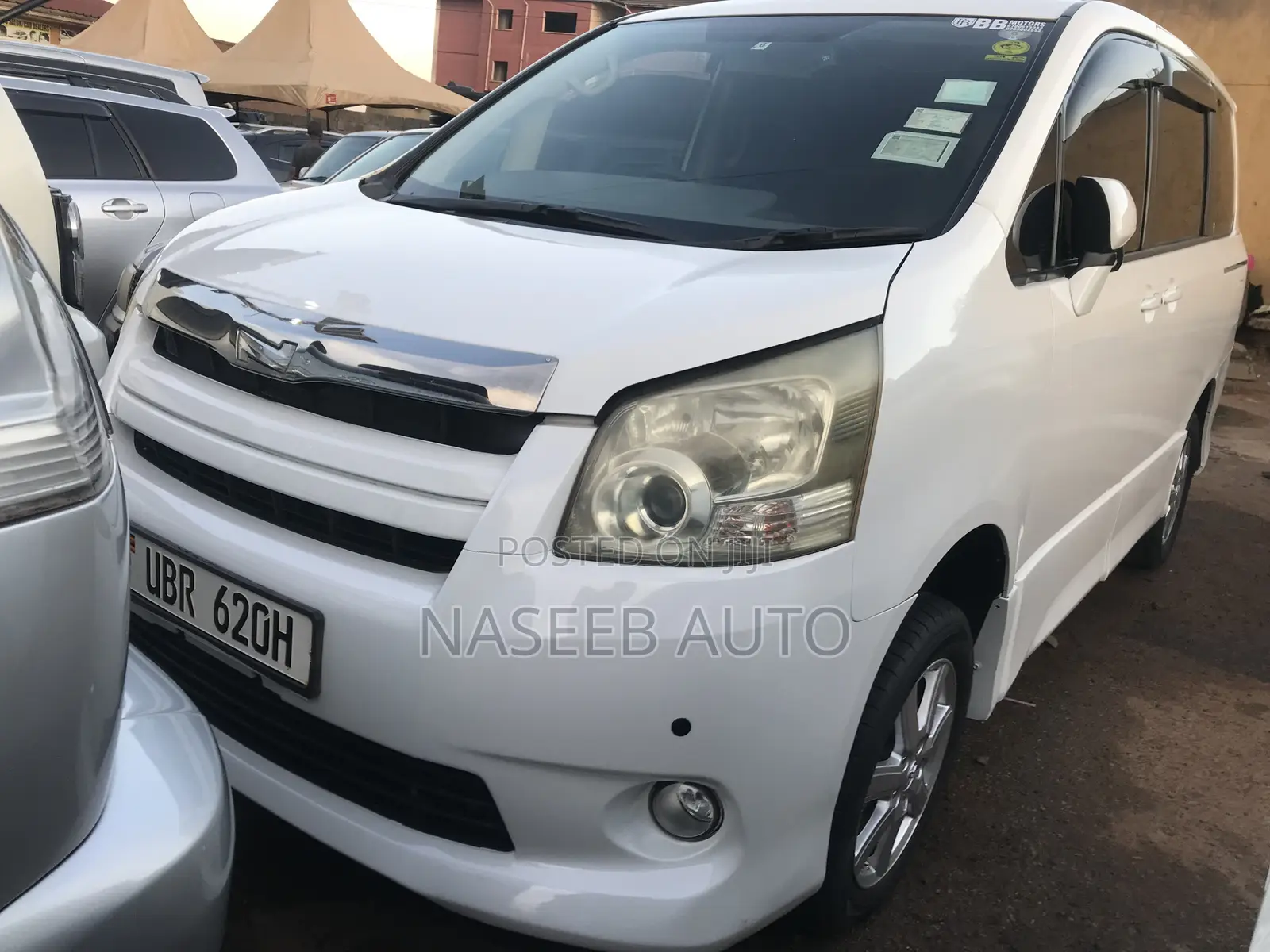 Toyota Noah 2007 White