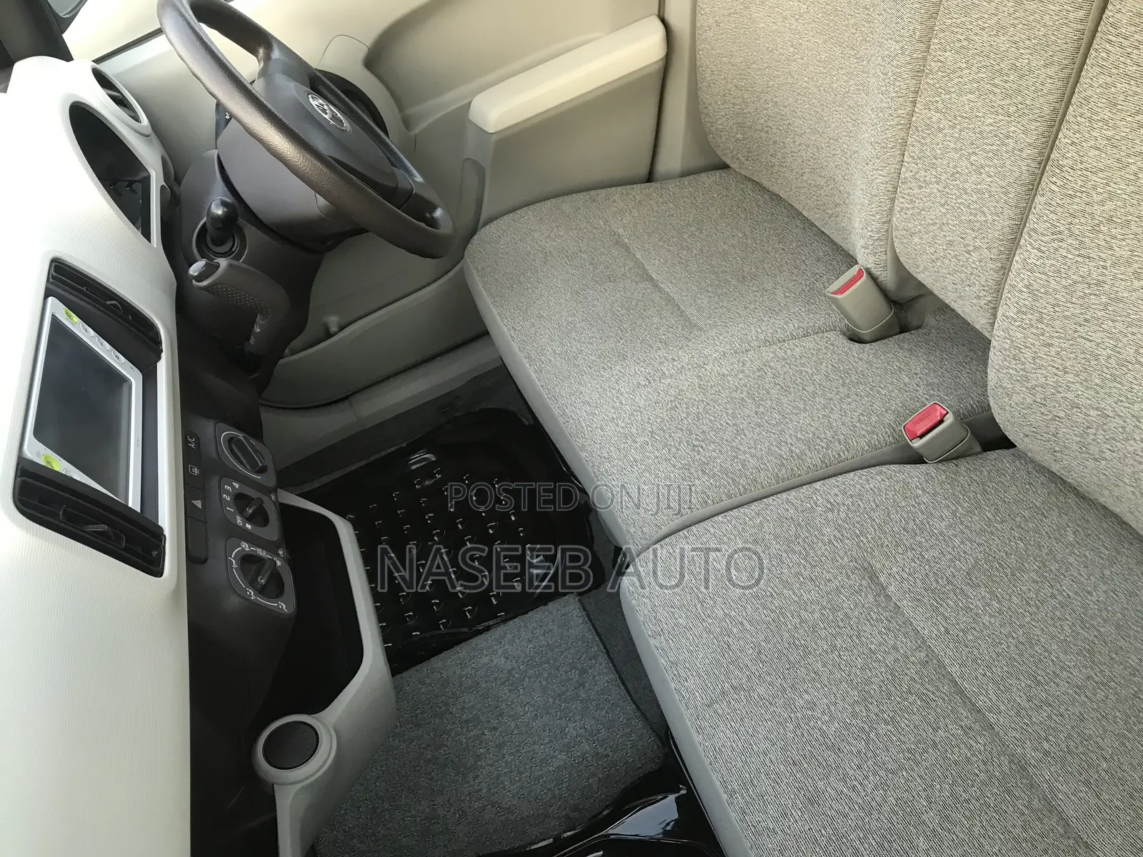 Toyota Passo 2011 Maroon