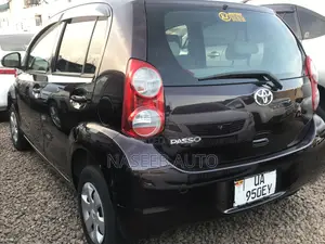Toyota Passo 2011 Maroon