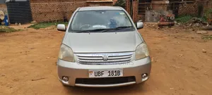 Toyota Raum 2009 Gold