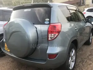 Toyota RAV4 2008 Green