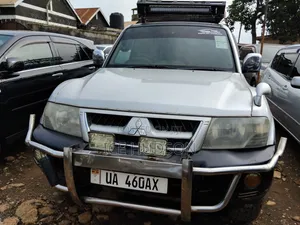Mitsubishi Pajero 2006 Silver