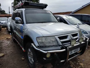 Mitsubishi Pajero 2006 Silver