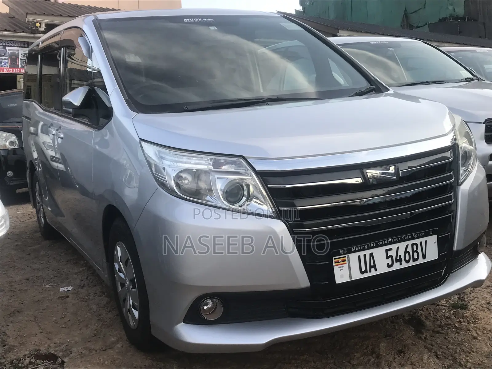 Toyota Noah 2016 Silver