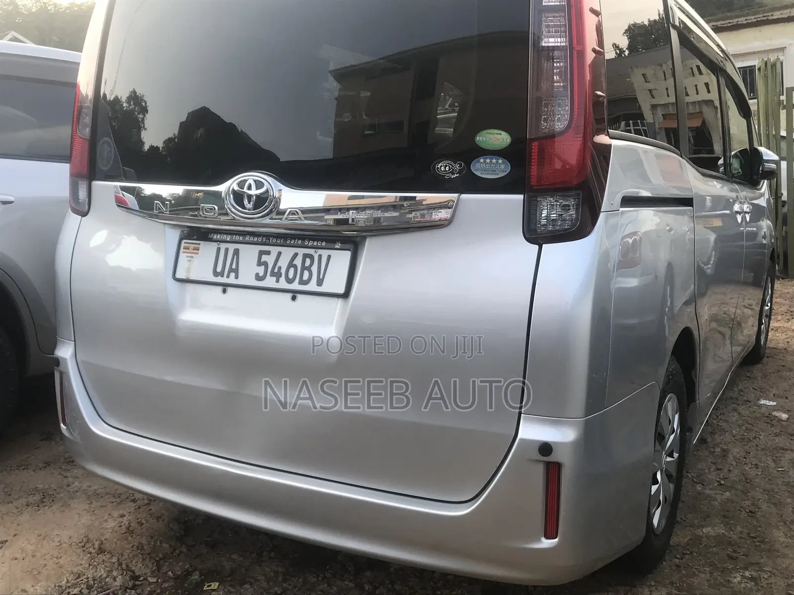 Toyota Noah 2016 Silver