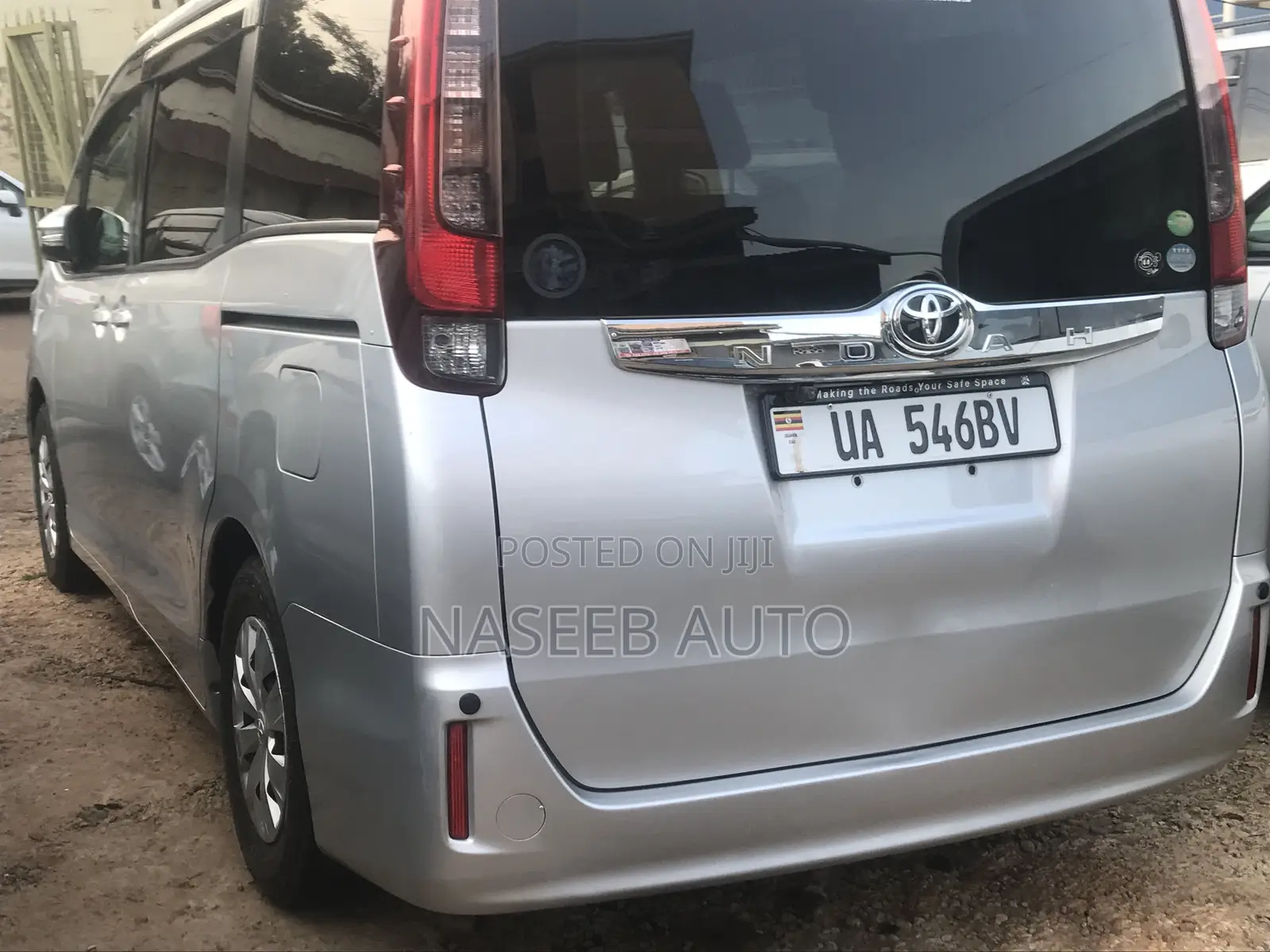 Toyota Noah 2016 Silver