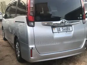 Toyota Noah 2016 Silver