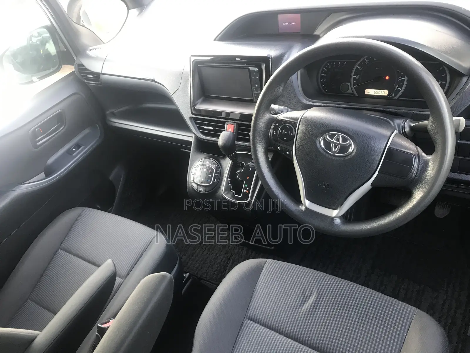 Toyota Noah 2016 Silver
