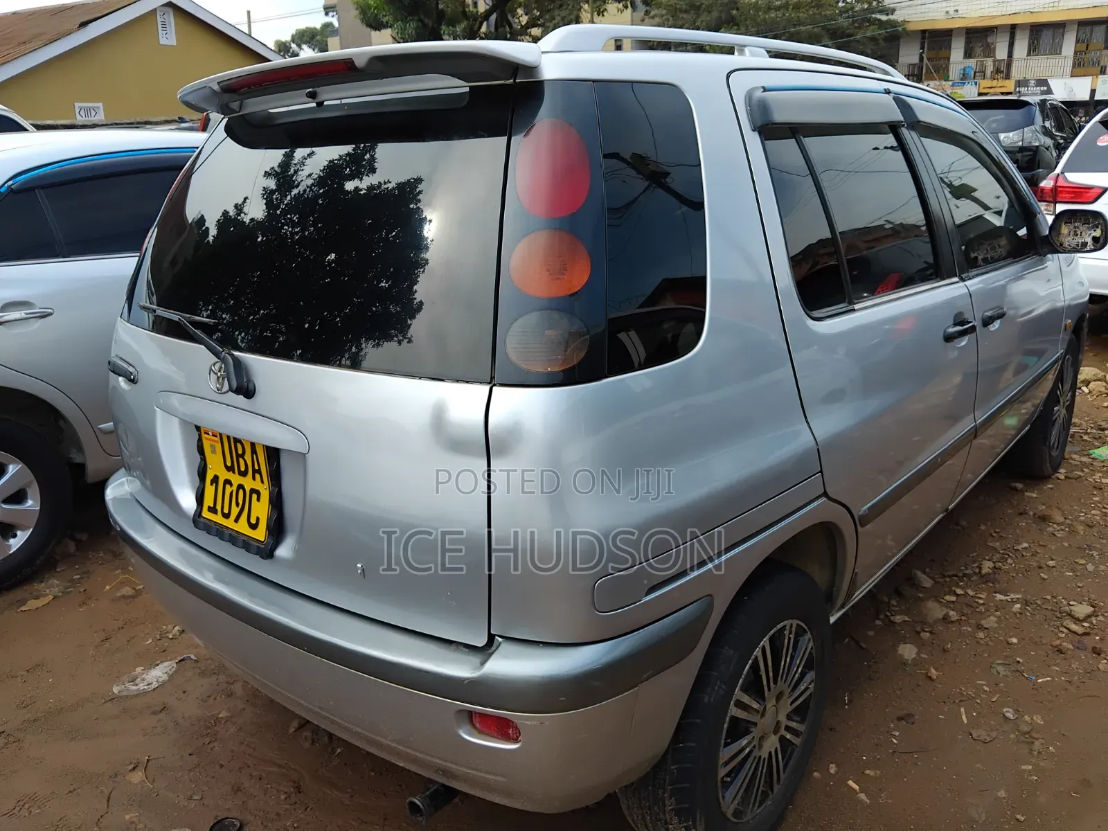 Toyota Raum 2001 Silver