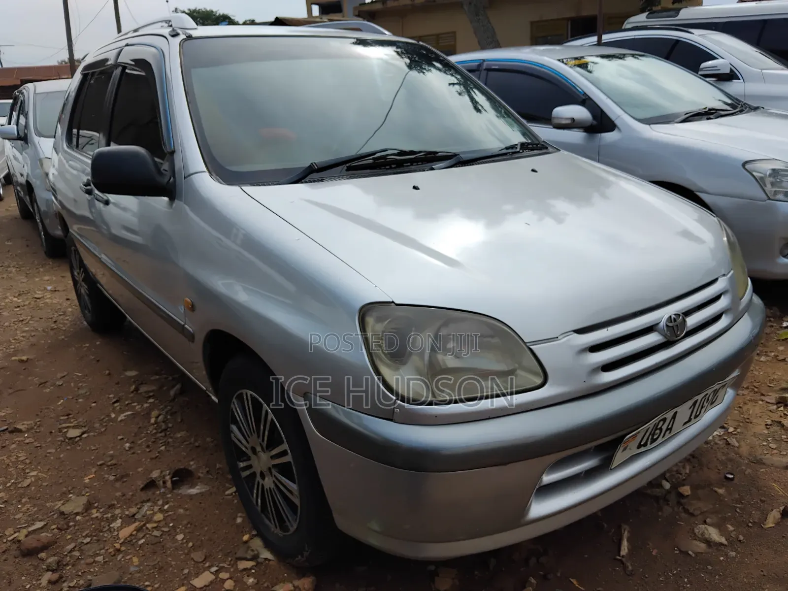 Toyota Raum 2001 Silver