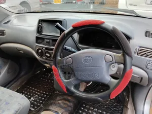 Toyota Raum 2001 Silver