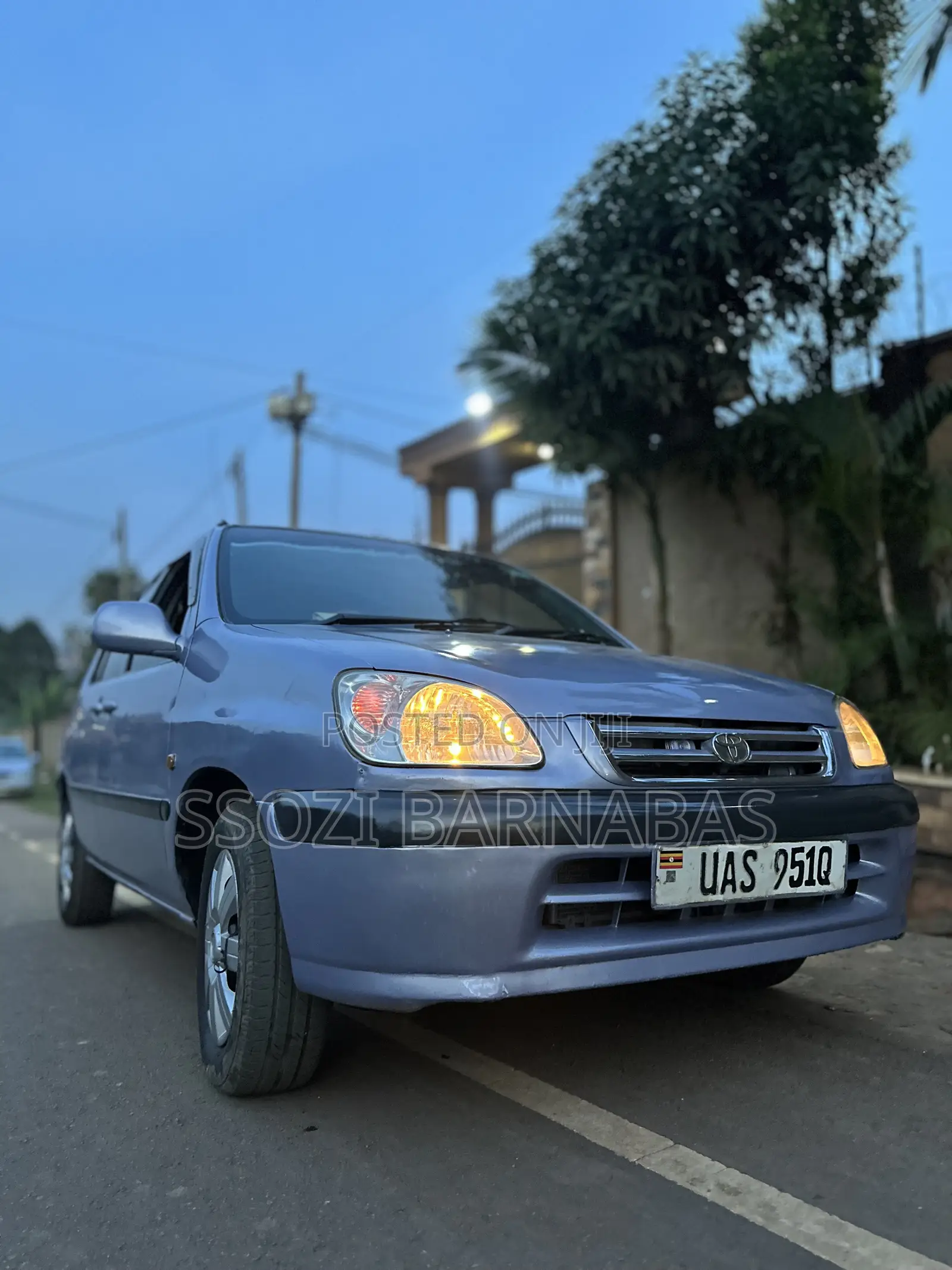 Toyota Raum 1998