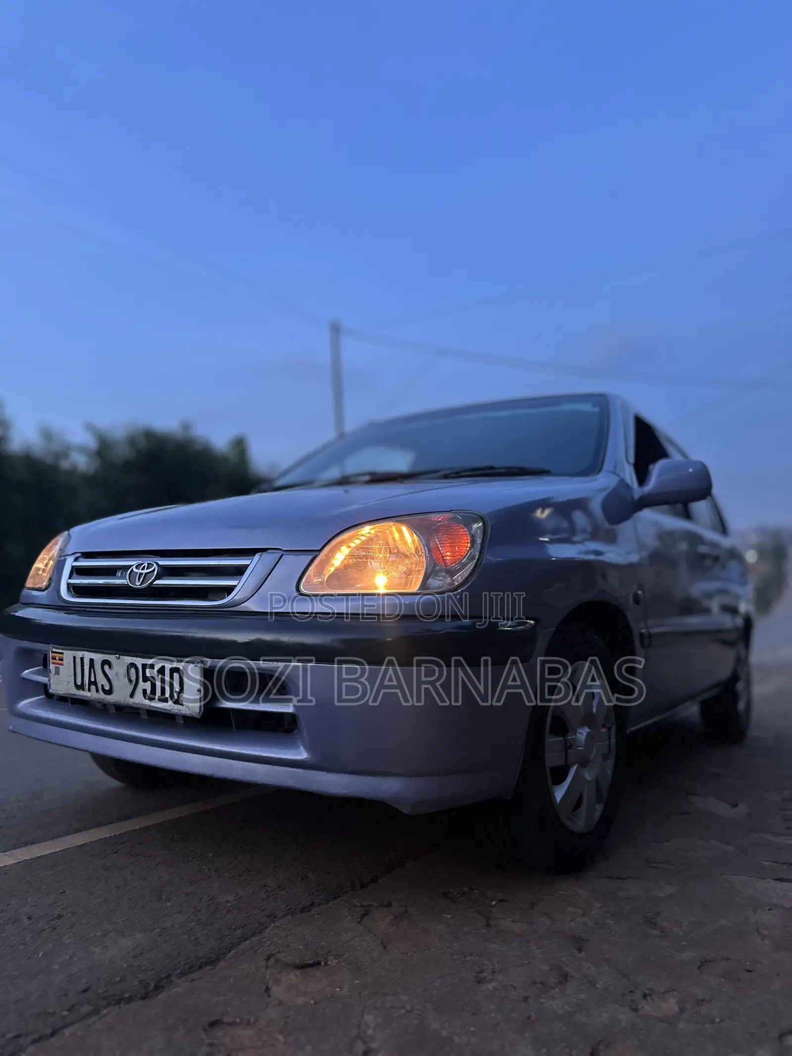 Toyota Raum 1998