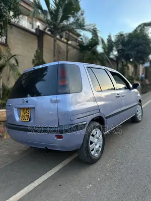 Toyota Raum 1998