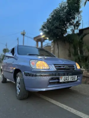 Toyota Raum 1998