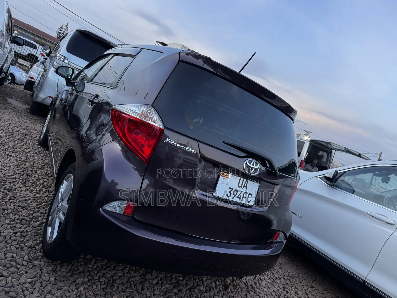 Toyota Ractis 2012 Burgundy