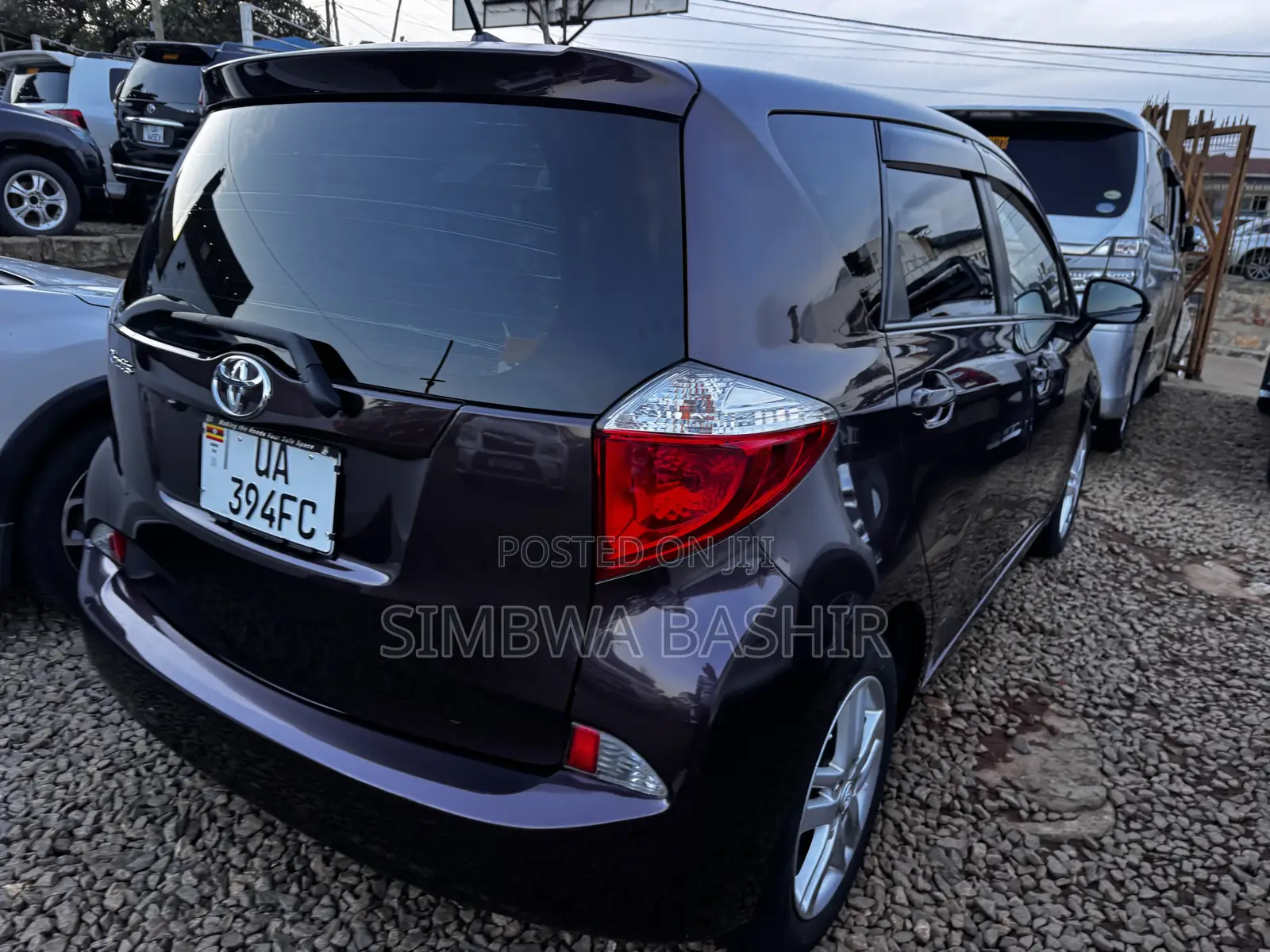 Toyota Ractis 2012 Burgundy