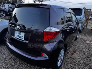 Toyota Ractis 2012 Burgundy