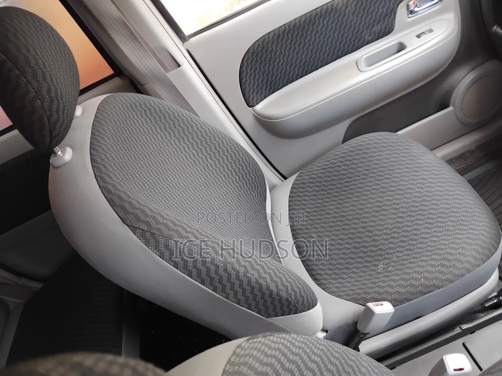 Toyota Sienta 2009 Silver