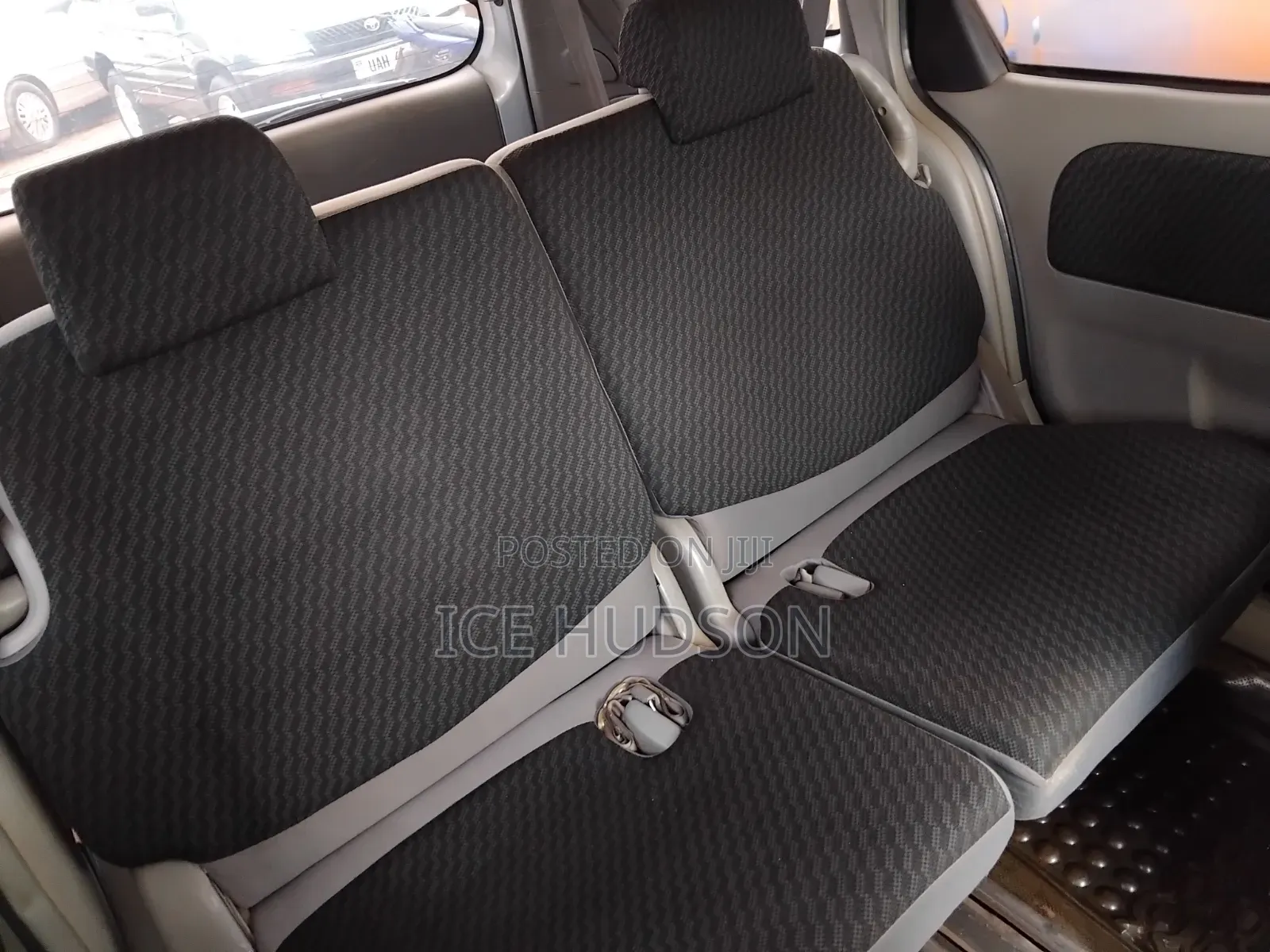 Toyota Sienta 2009 Silver