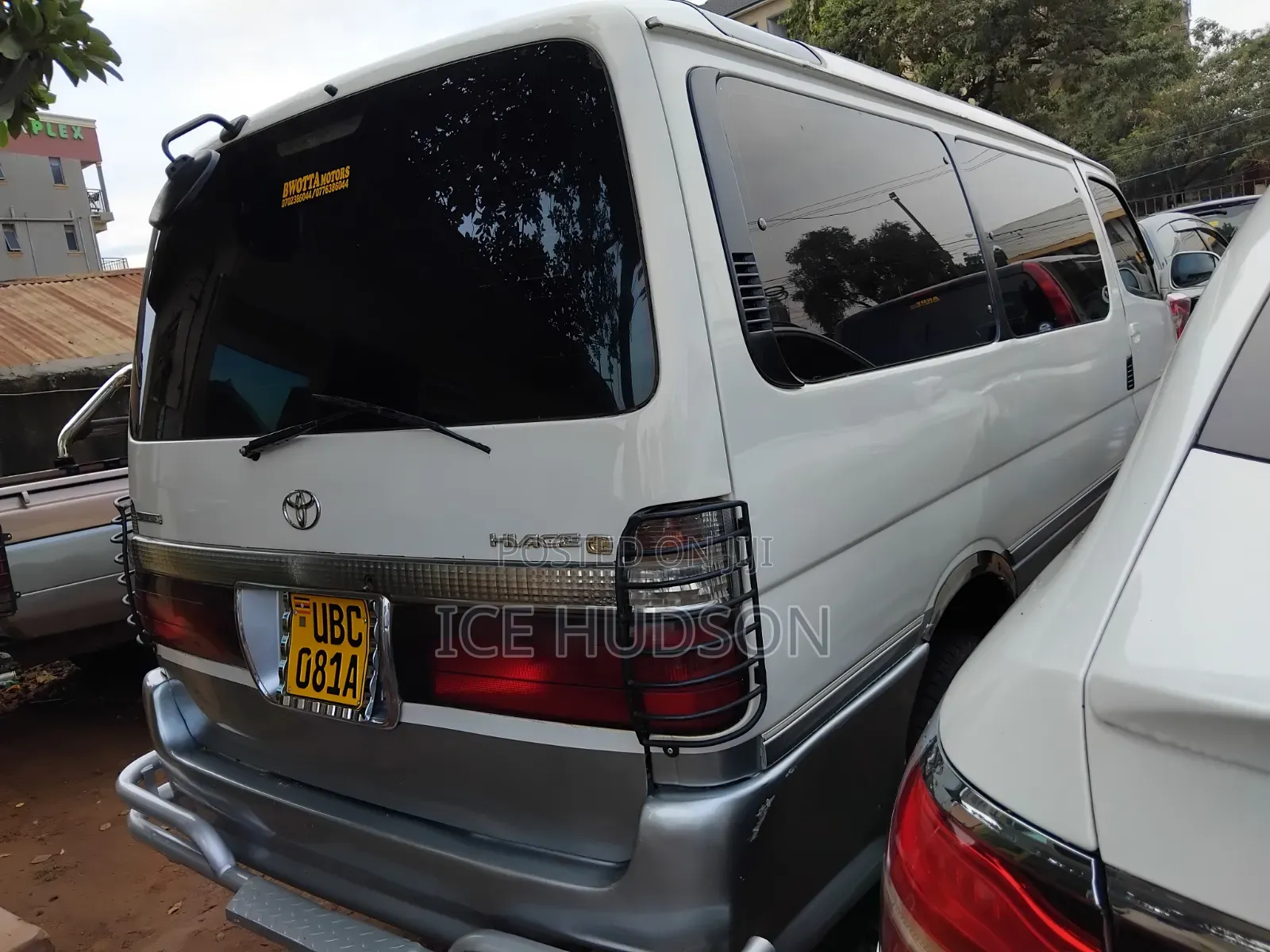 Toyota HiAce 2004 White