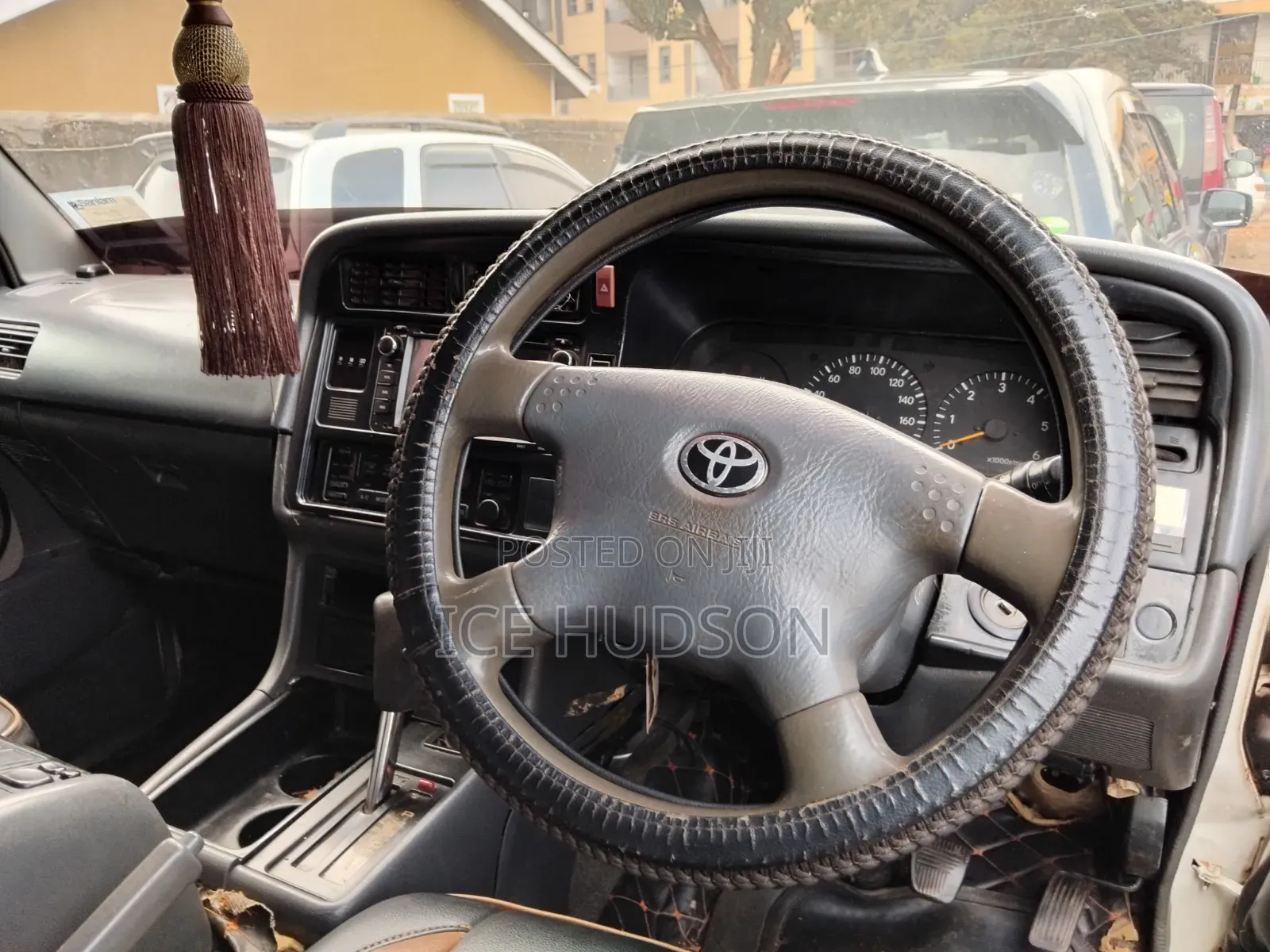 Toyota HiAce 2004 White