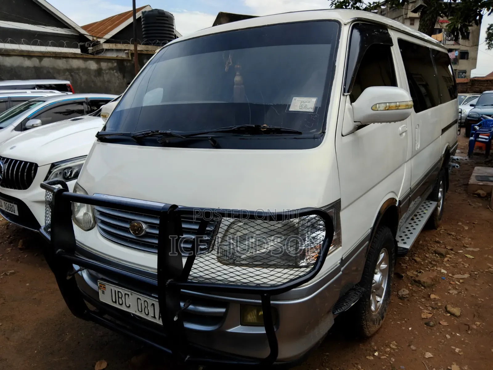 Toyota HiAce 2004 White