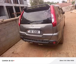 Nissan X-Trail 2011 Gray